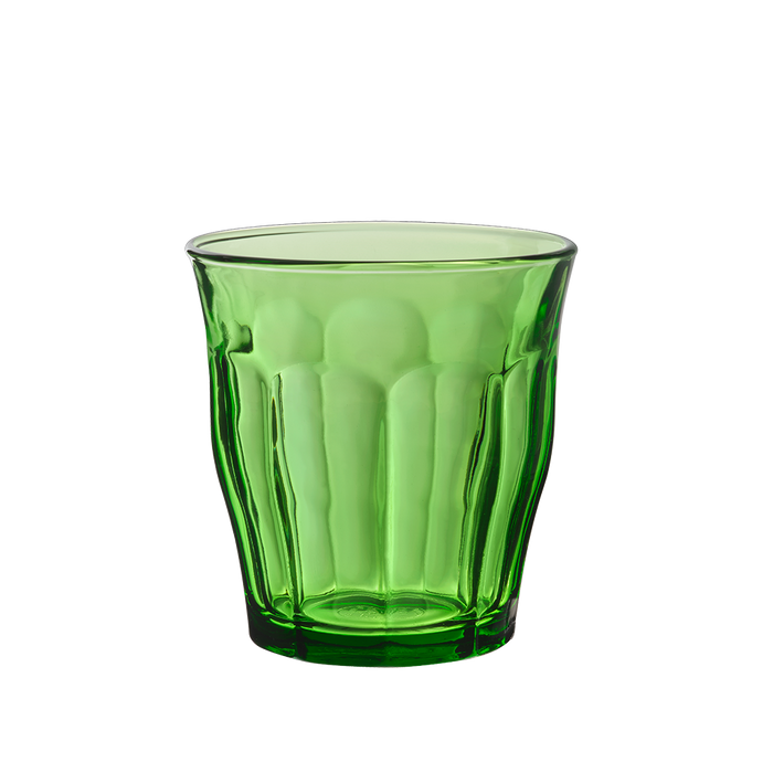 Duralex Le Picardie. A green short glass tumbler with beveled edges. Un tumbler court en verre vert avec des bords biseautés.