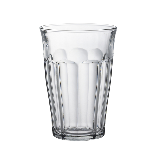 Duralex Le Picardie. A clear tall glass tumbler with beveled edges. Un tumbler haut en verre transparent avec des bords biseautés.
