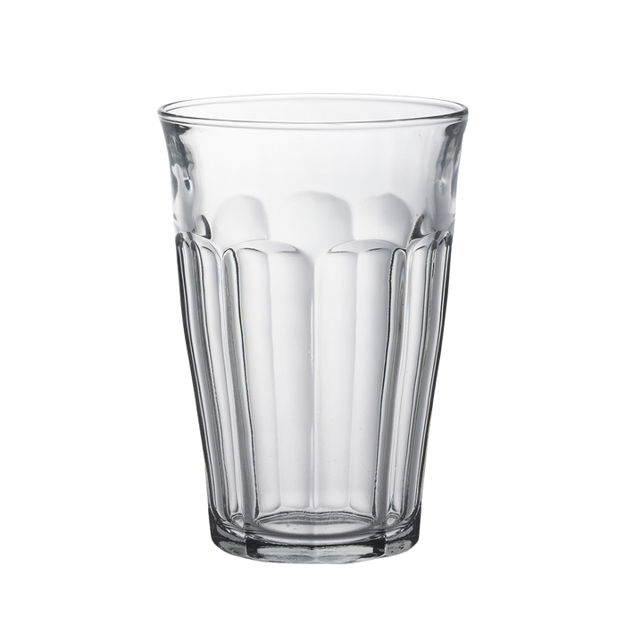 Duralex Le Picardie. A clear tall glass tumbler with beveled edges. Un tumbler haut en verre transparent avec des bords biseautés.