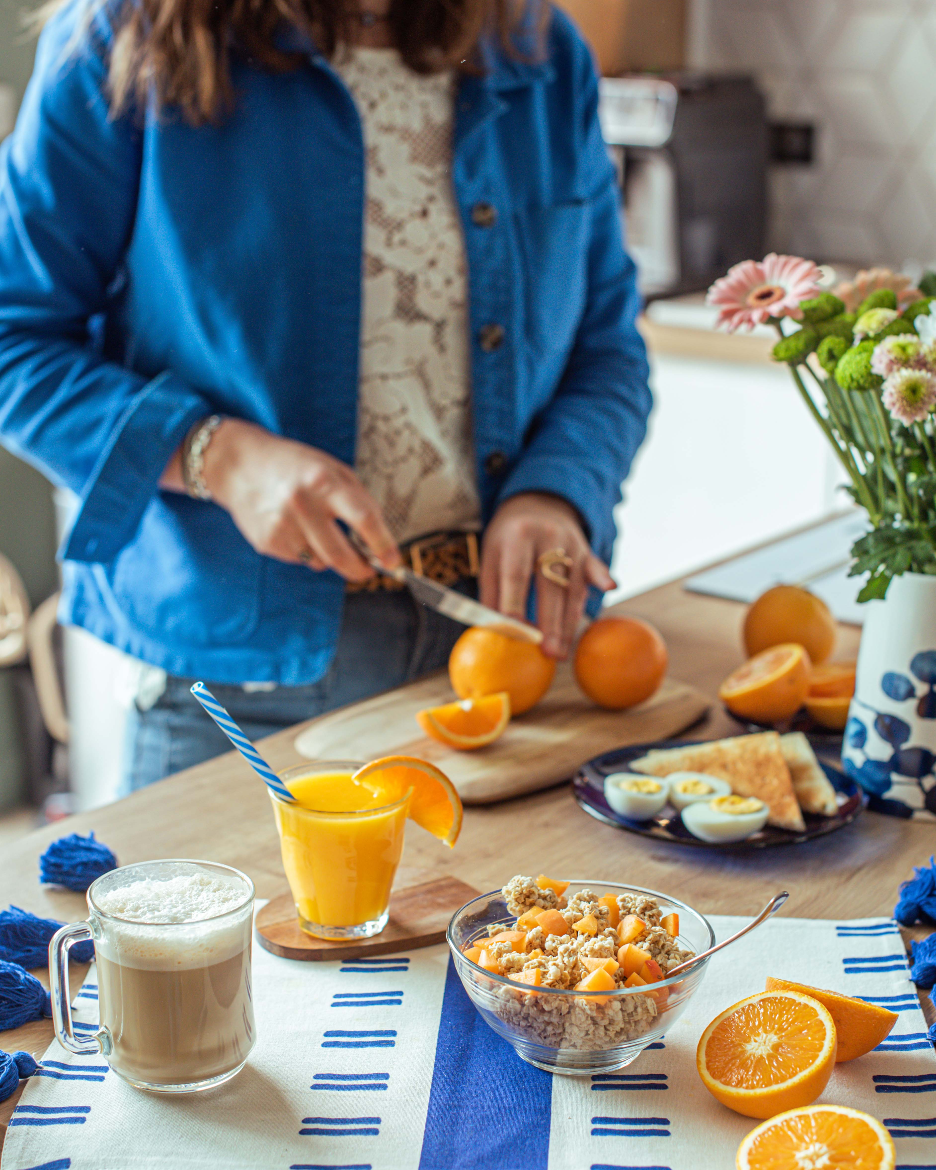 Le Gigogne. Clear Glass Bowl. Le bol en verre transparent.