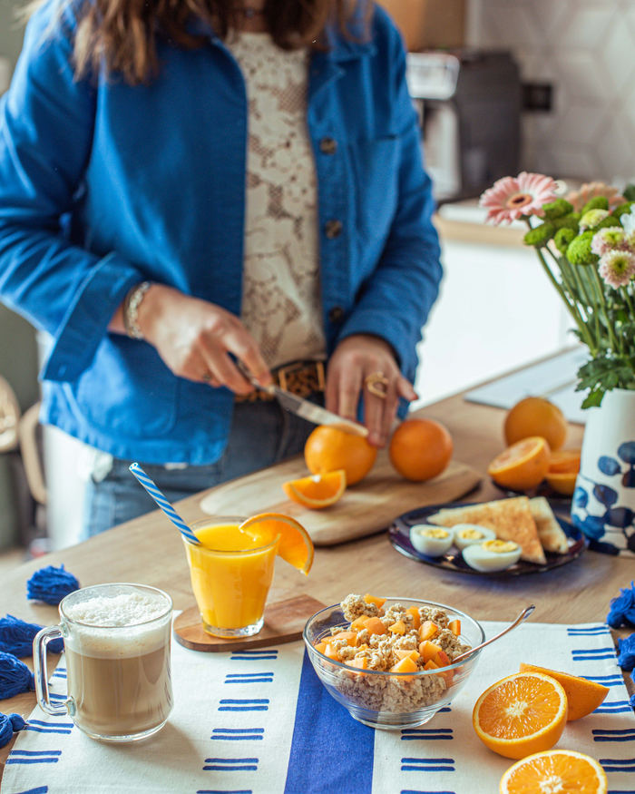 Le Gigogne. Clear Glass Bowl. Le bol en verre transparent.