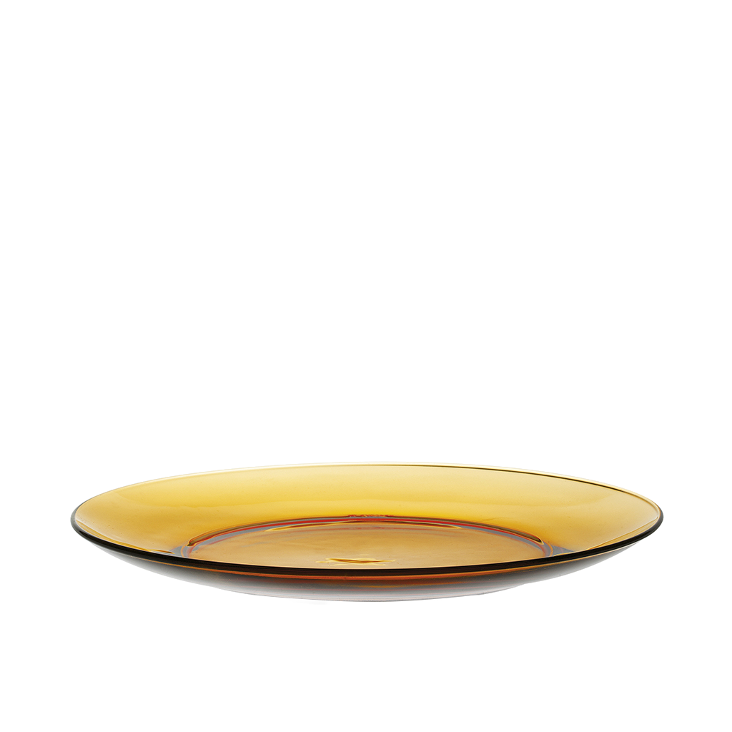 Duralex Lys. An amber yellow glass plate. L'assiette en verre jaune.