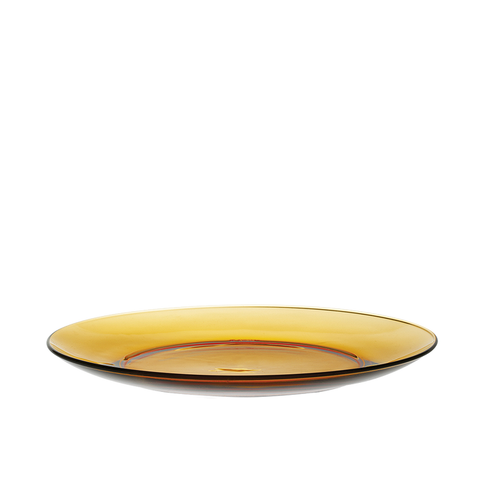 Duralex Lys. An amber yellow glass plate. L'assiette en verre jaune.
