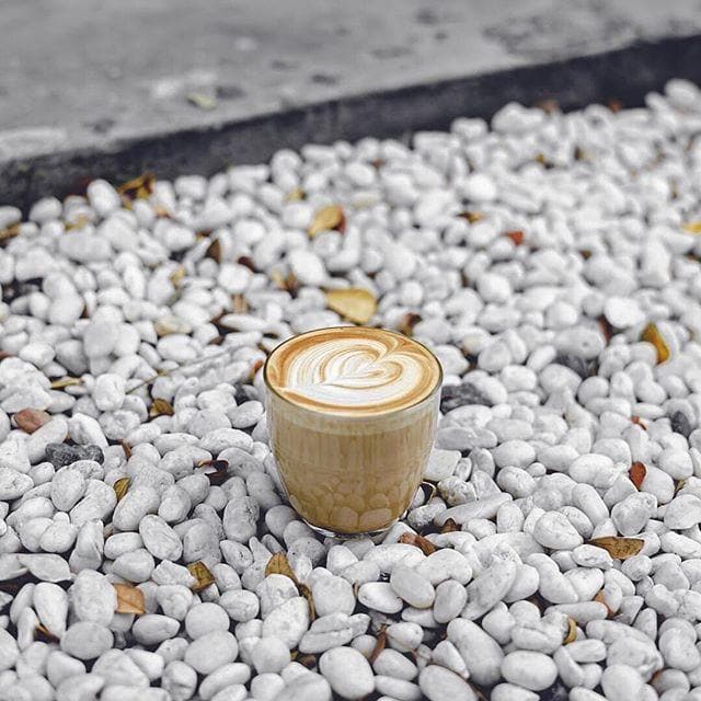 Le Gigogne. Clear Glass Coffee Cup. Tasse à café en verre transparent.