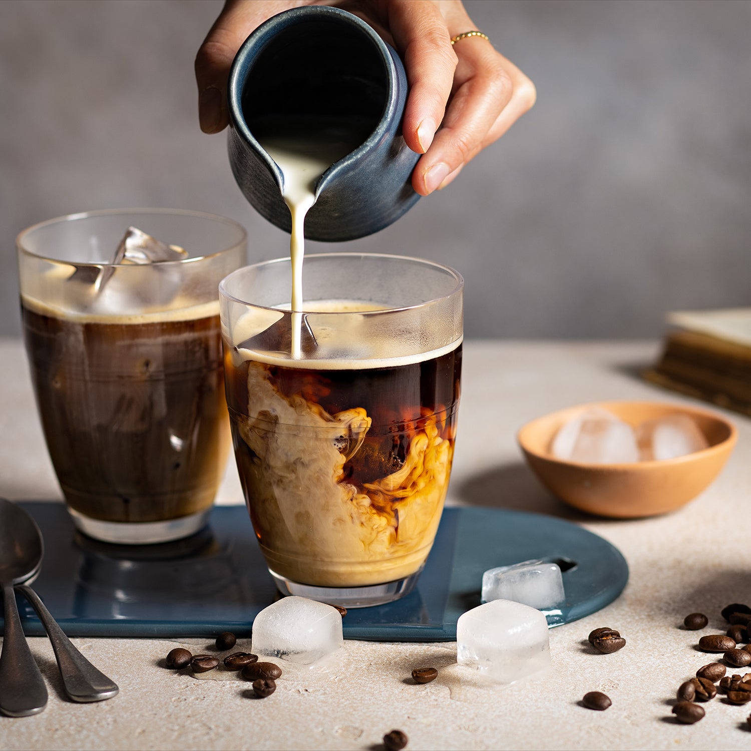 Duralex Le Gigone. Clear Drinking Glass. Le verre transparent