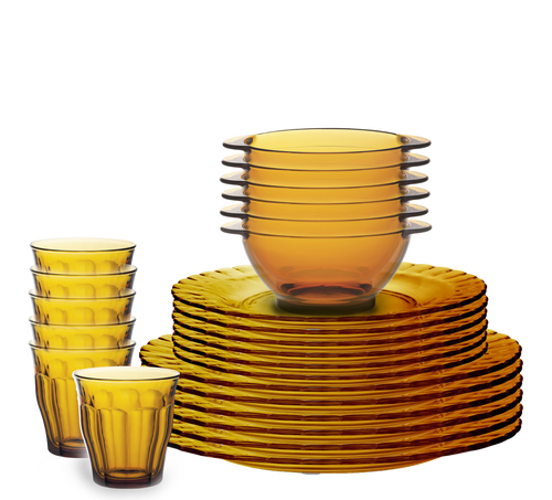 Duralex Le Picardie. 24 Piece Amber Yellow Glass Dinnerware Tableware Set- Dinner Plates, Dessert Plates, Bowls with Handles, Tumblers. L'ensemble de vaisselle en verre jaune ambré de 24 pièces - des assiettes à dîner, des assiettes à dessert, des bols à oreilles, des verres.