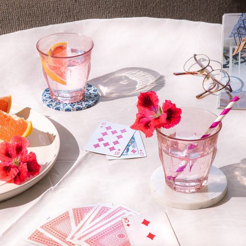 Duralex Le Picardie. Medium pink glass tumbler. Le verre iconique de taille moyenne en verre rose.