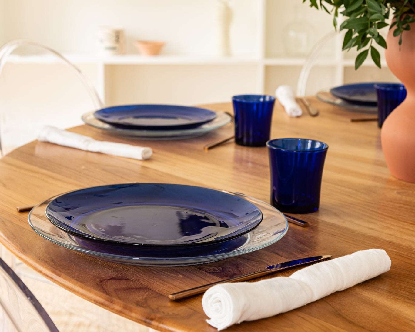 Duralex Lys - L'assiette en verre saphir à dessert 19 cm (Lot de 6). Blue Sapphire plate.