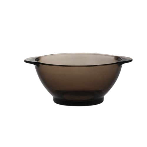 Duralex Lys. A sepia glass bowl with handles at the top for safe handling. Un bol à oreilles en verre sepia avec des poignées en haut pour une prise en main sécurisée.