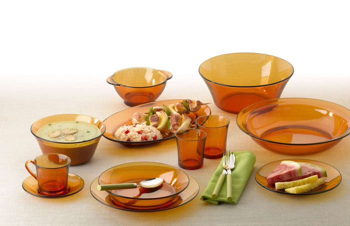 Duralex Lys - Amber Yellow Glass Tableware set. L'ensemble de vaisselle en verre jaune ambré.