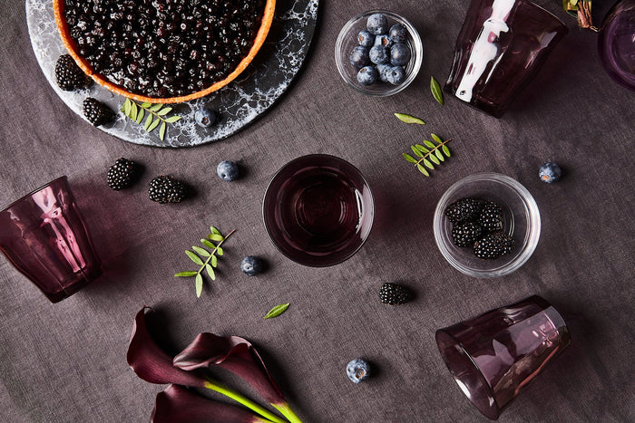 Duralex Le Picardie. Plum Purple Glass Tumbler. Le verre en verre violet prune.